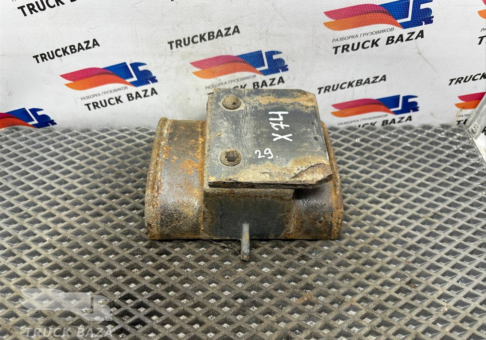 0961983 Проставка задней рессоры