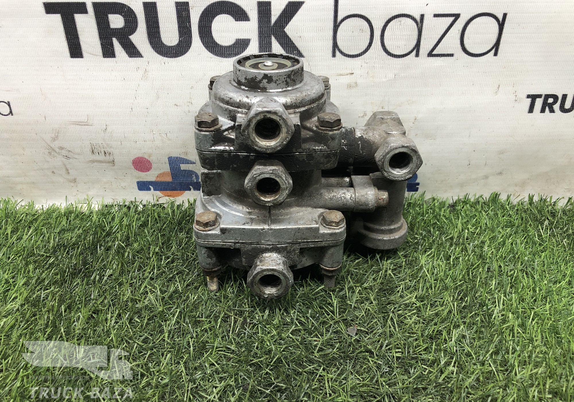 0481061215 Кран управления тормозами прицепа