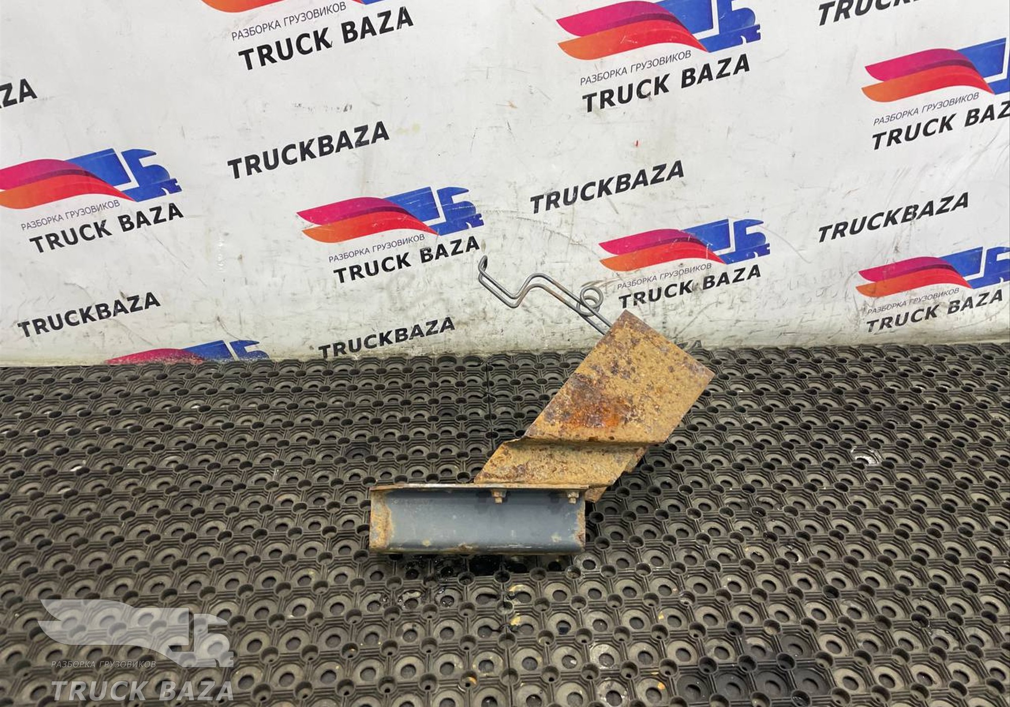 1653823 Кронштейн противооткатного упора для Daf XF105 (с 2005)