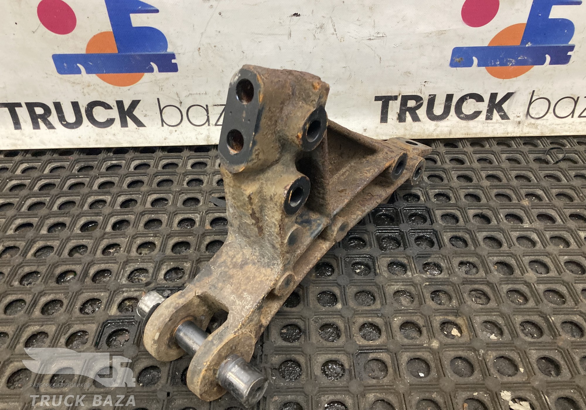 1664087 Кронштейн торсиона кабины правый для Daf XF105 (с 2005)