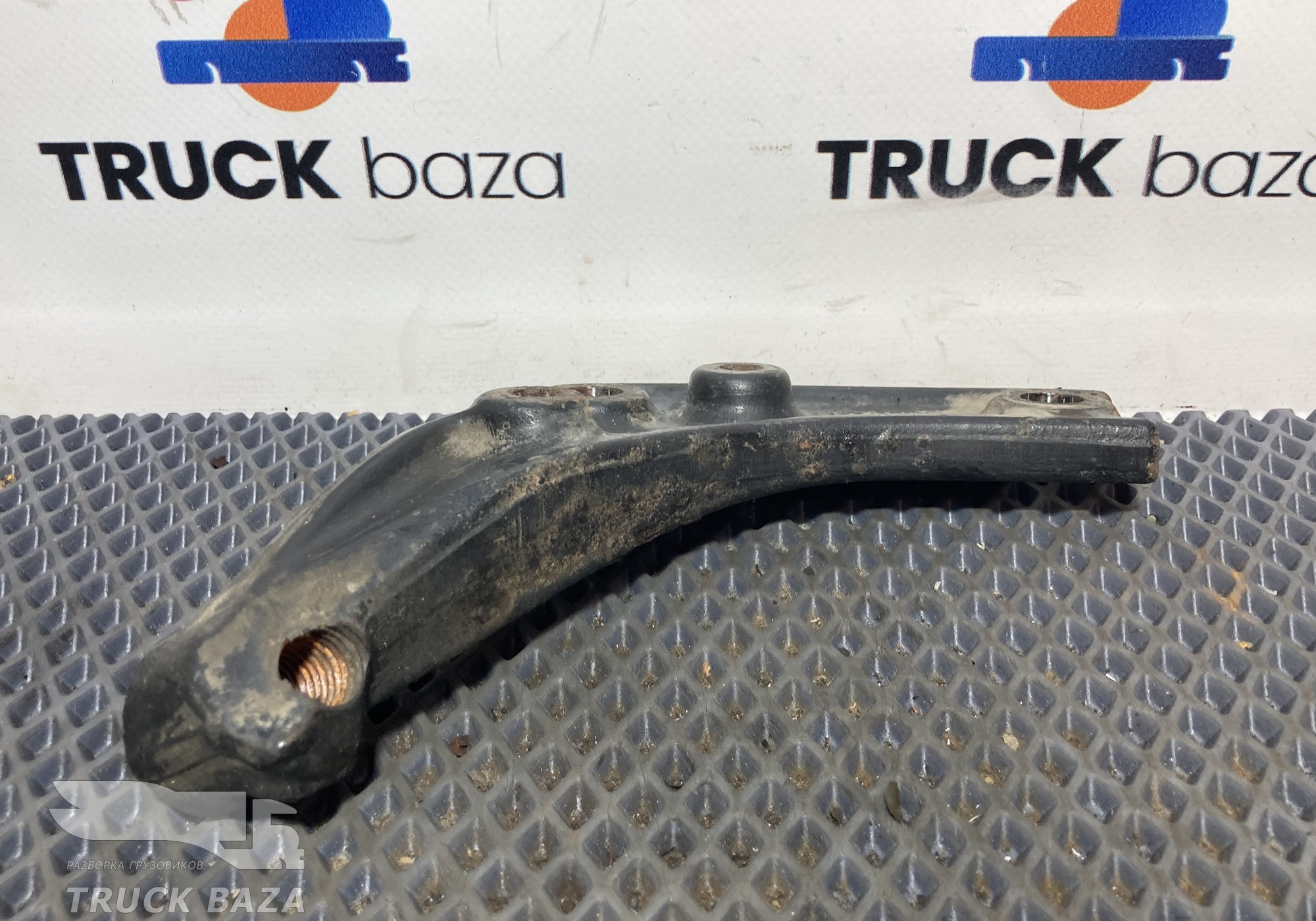 1790901 Кронштейн бампера правый для Scania 5-series P (с 2004 по 2016)