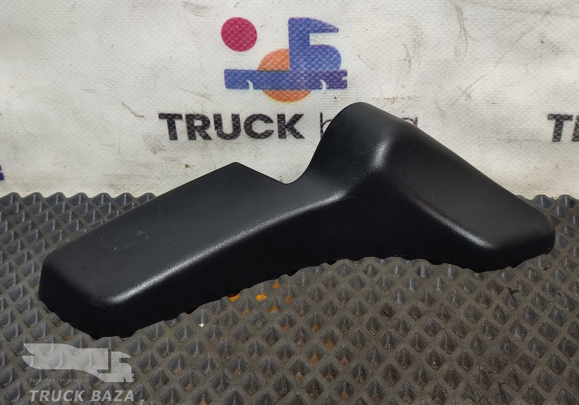 0008113007 Накладка зеркала правого