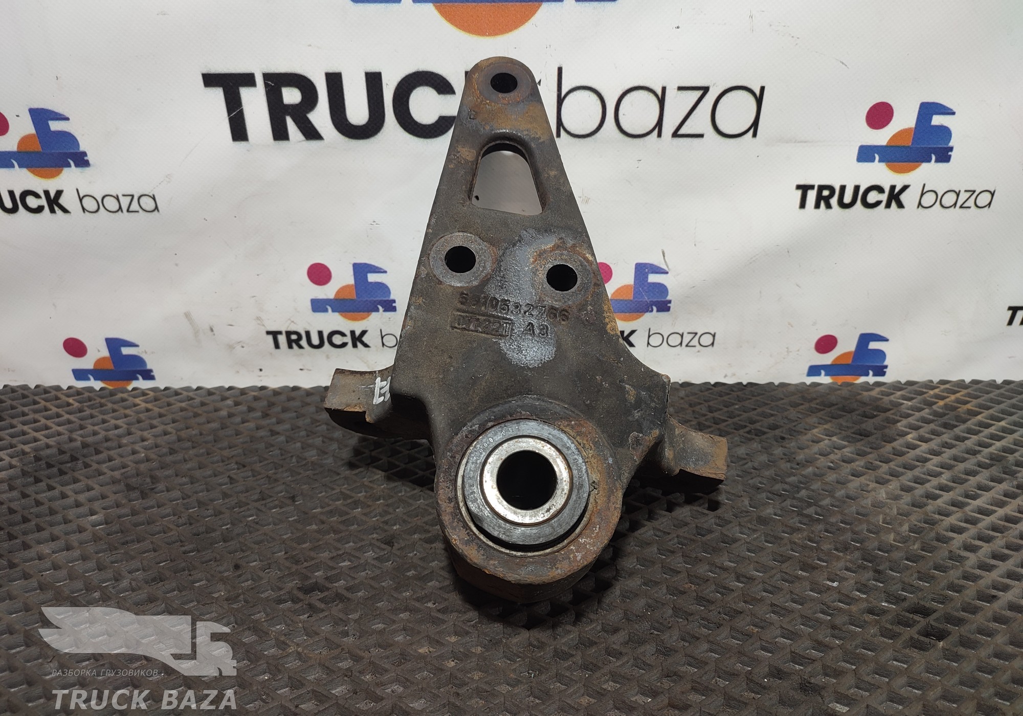 5010532766 Кронштейн рессоры передней правый для Renault Premium II (с 2005 по 2013)