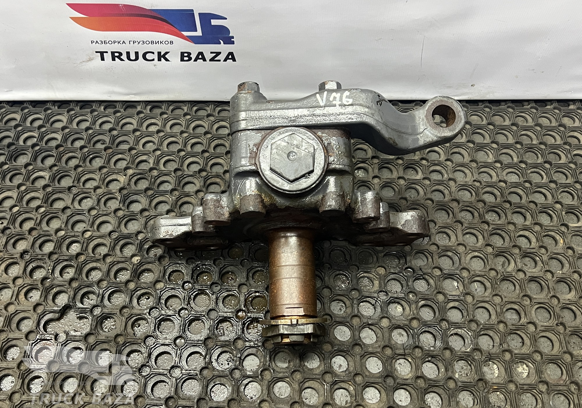 20543284 Кулак поворотный