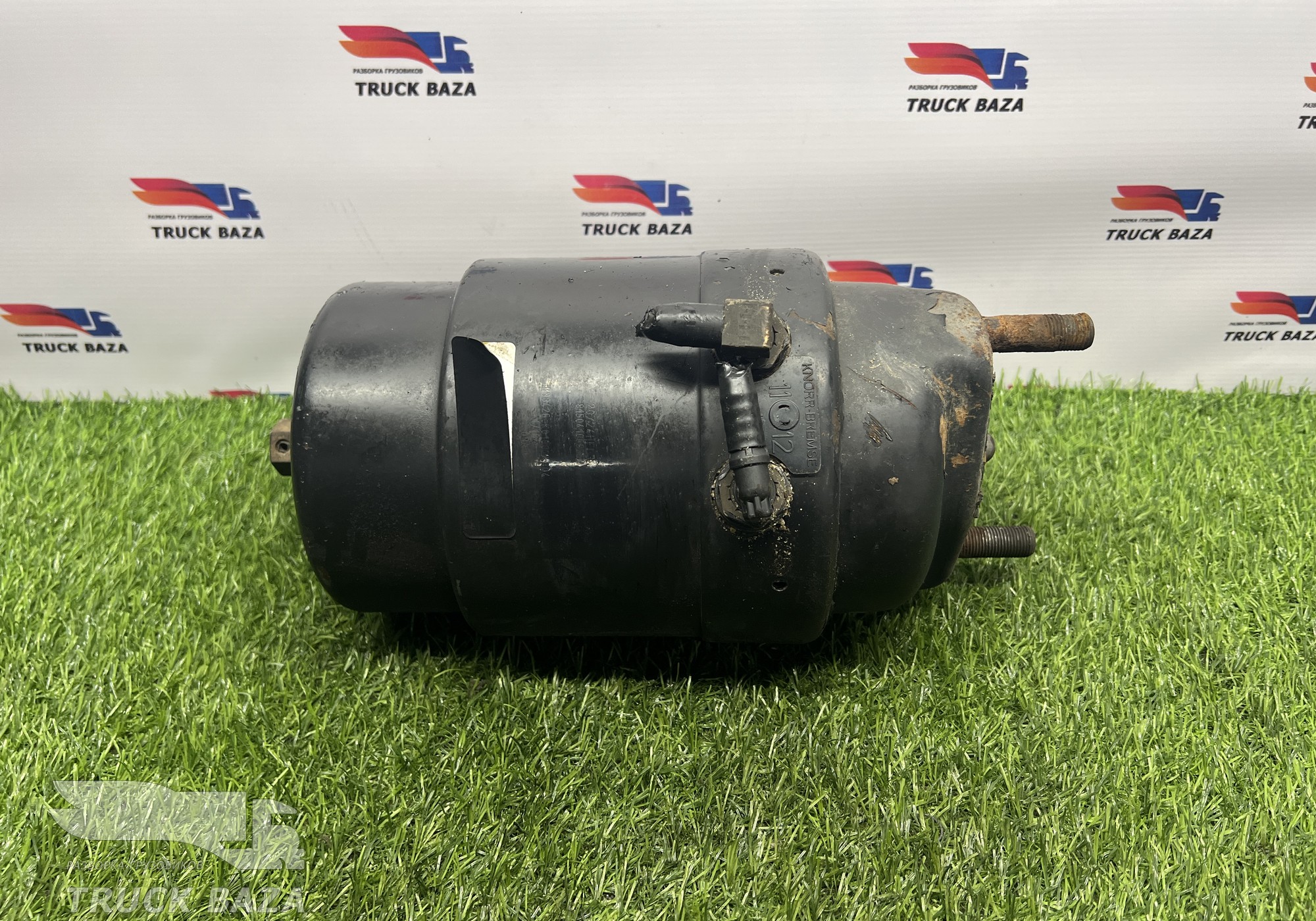 81504106869 Энергоаккумулятор тормозной задний левый