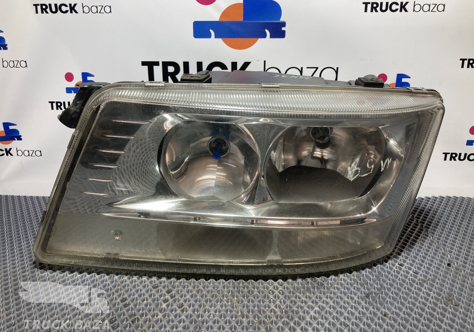 81251016659 Фара левая