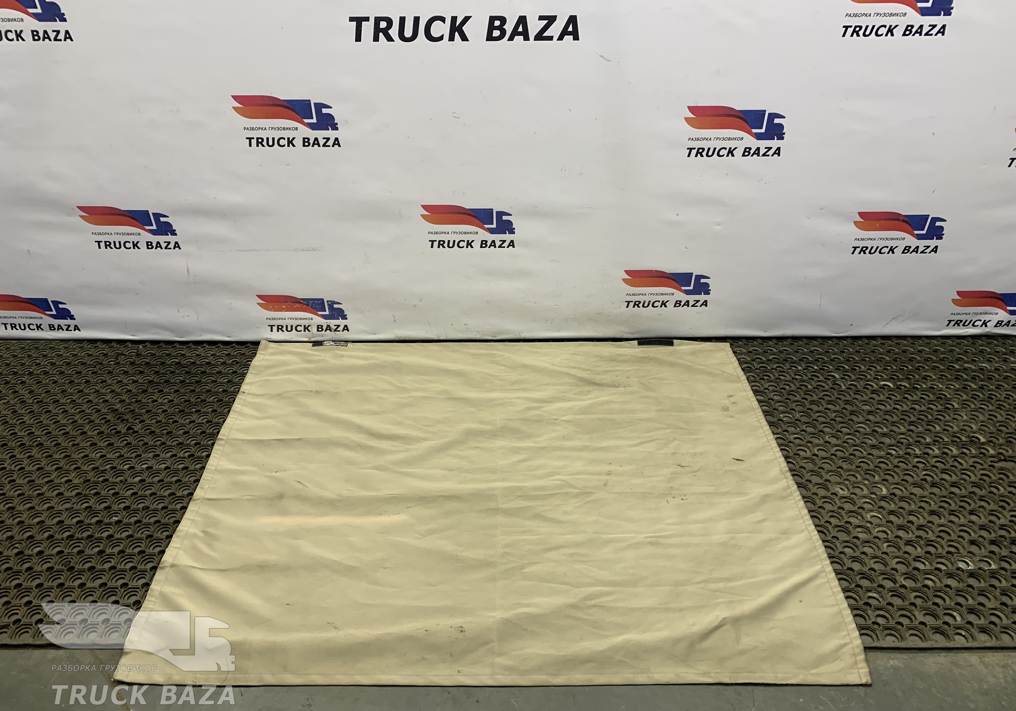 81621015116 Солнцезащитная шторка для Man TGX II (с 2012)