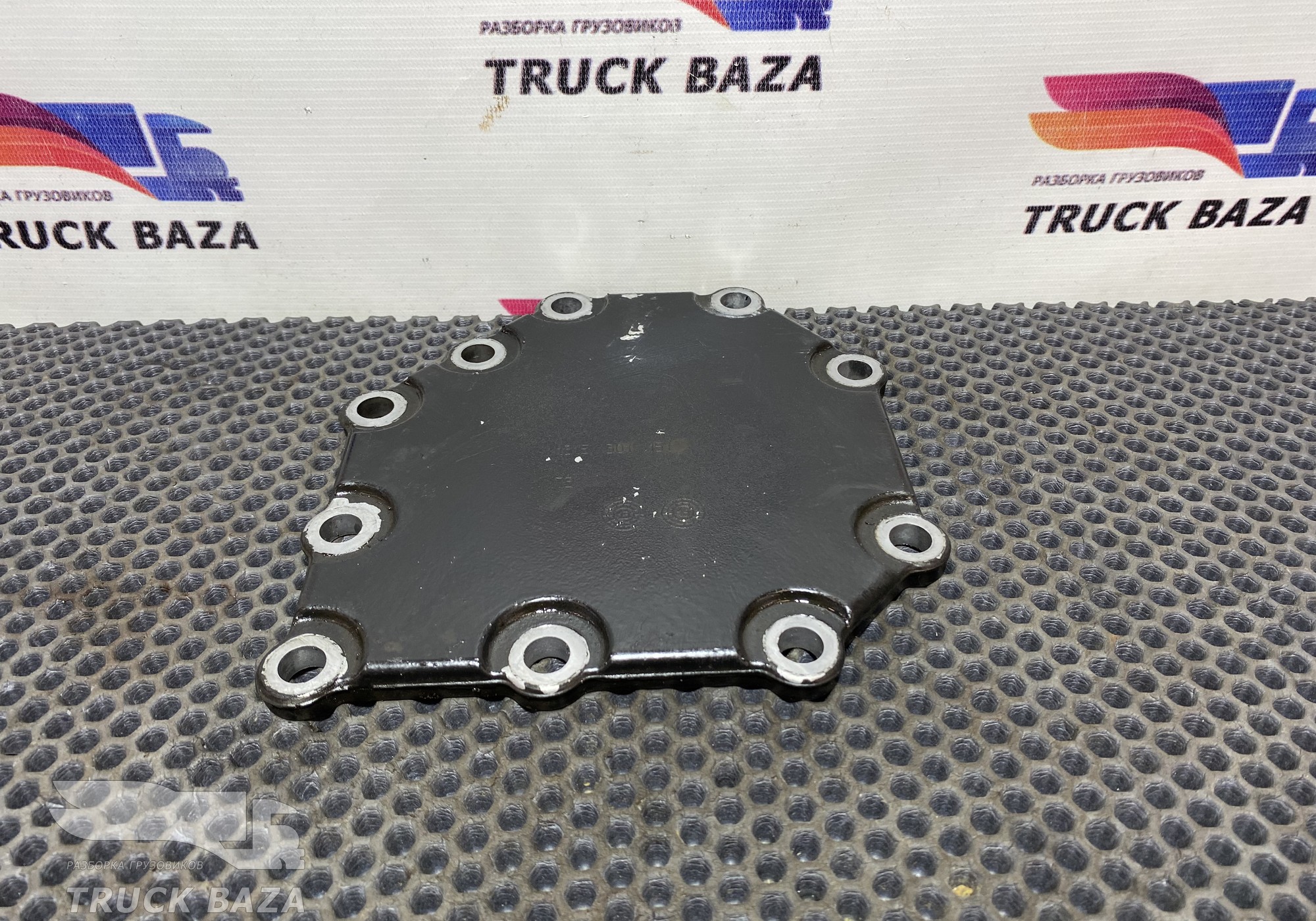 81321060201 Крышка картера КПП 16S2220TD для Man TGA