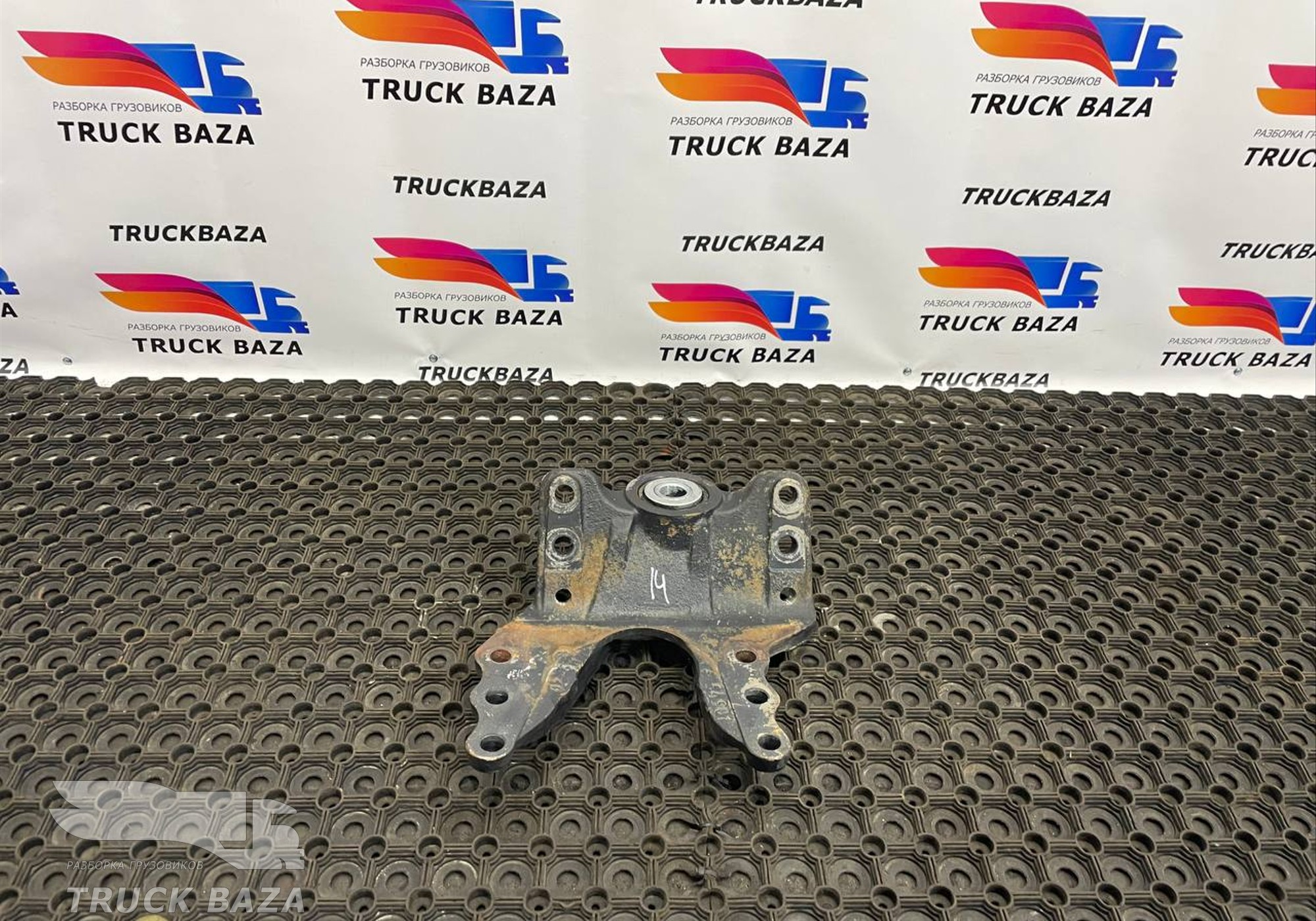 54901290244620 Кронштейн передней рессоры правый для КАМАЗ 54901