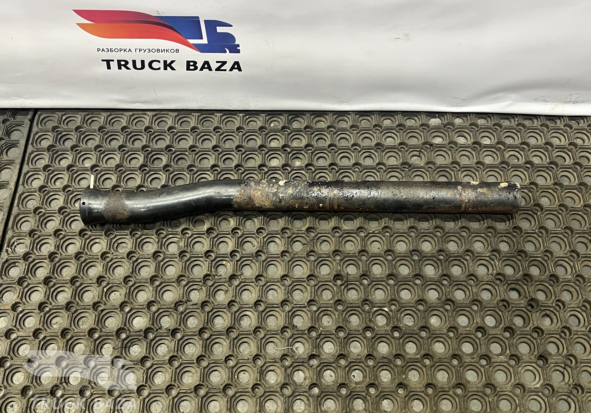 81664206251 Кронштейн заднего крыла задний правый