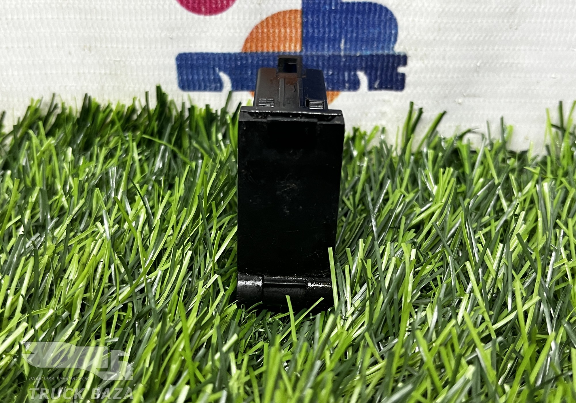 812W255036110 Порт USB для Sinotruk Sitrak C7H