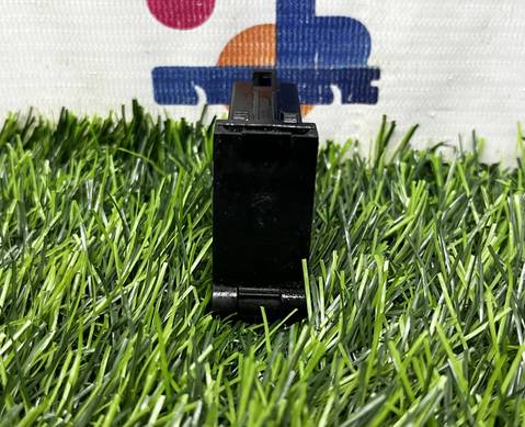 812W255036110 Порт USB для Sinotruk Sitrak C7H