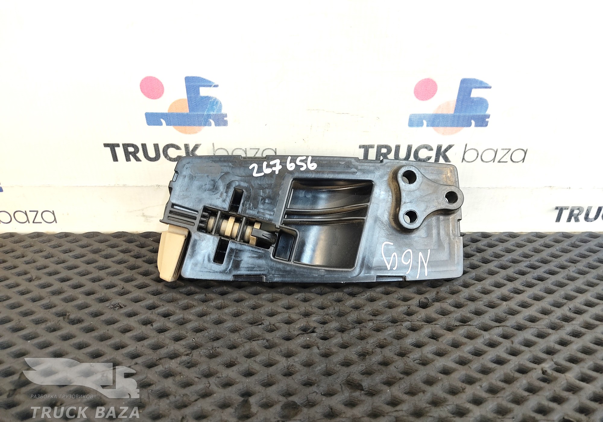 81621580074 Кронштейн спального места