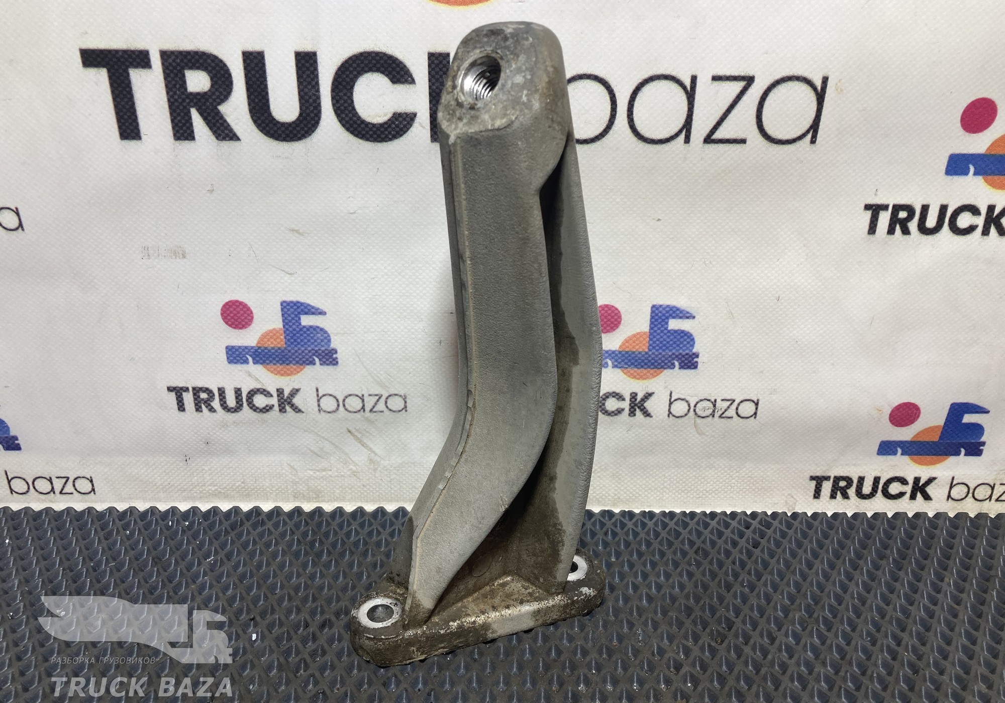 1850648 Кронштейн интеркулера