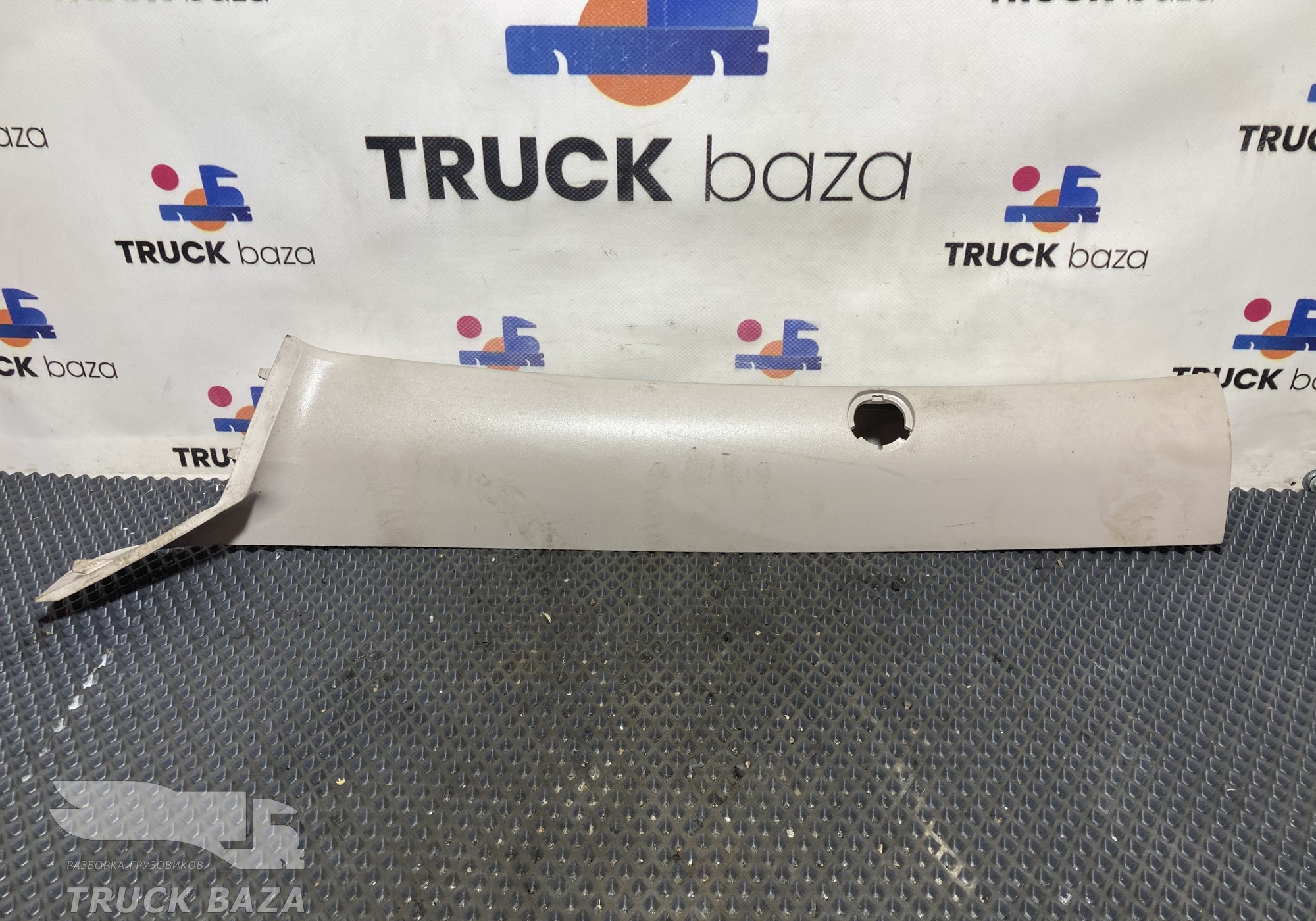 549015302127 Накладка стойки левая для КАМАЗ 54901