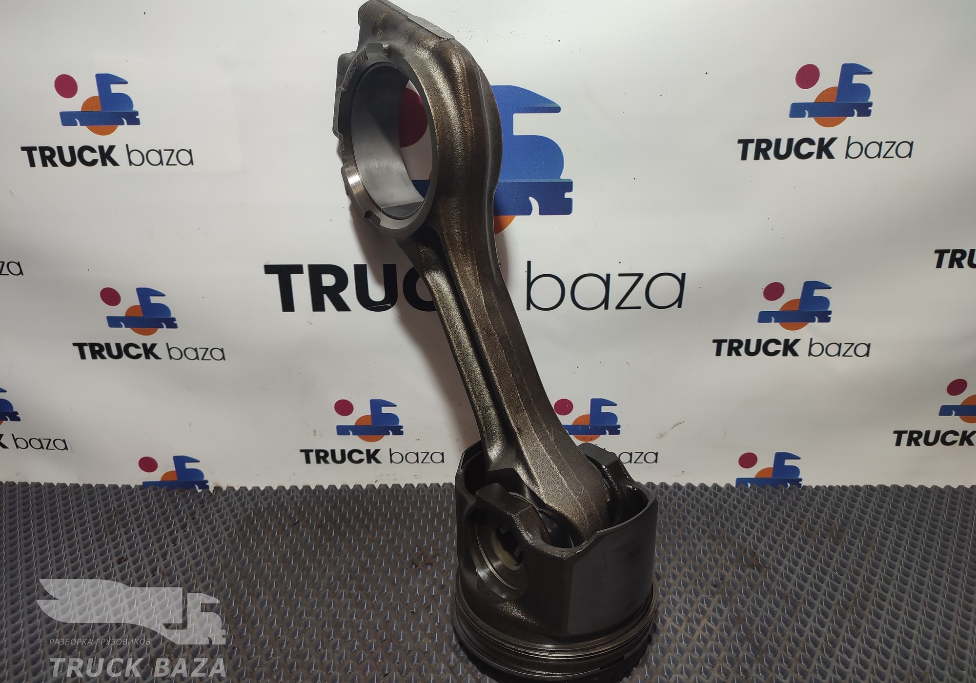 1748014 Поршень c шатуном для Daf XF106 (с 2012)