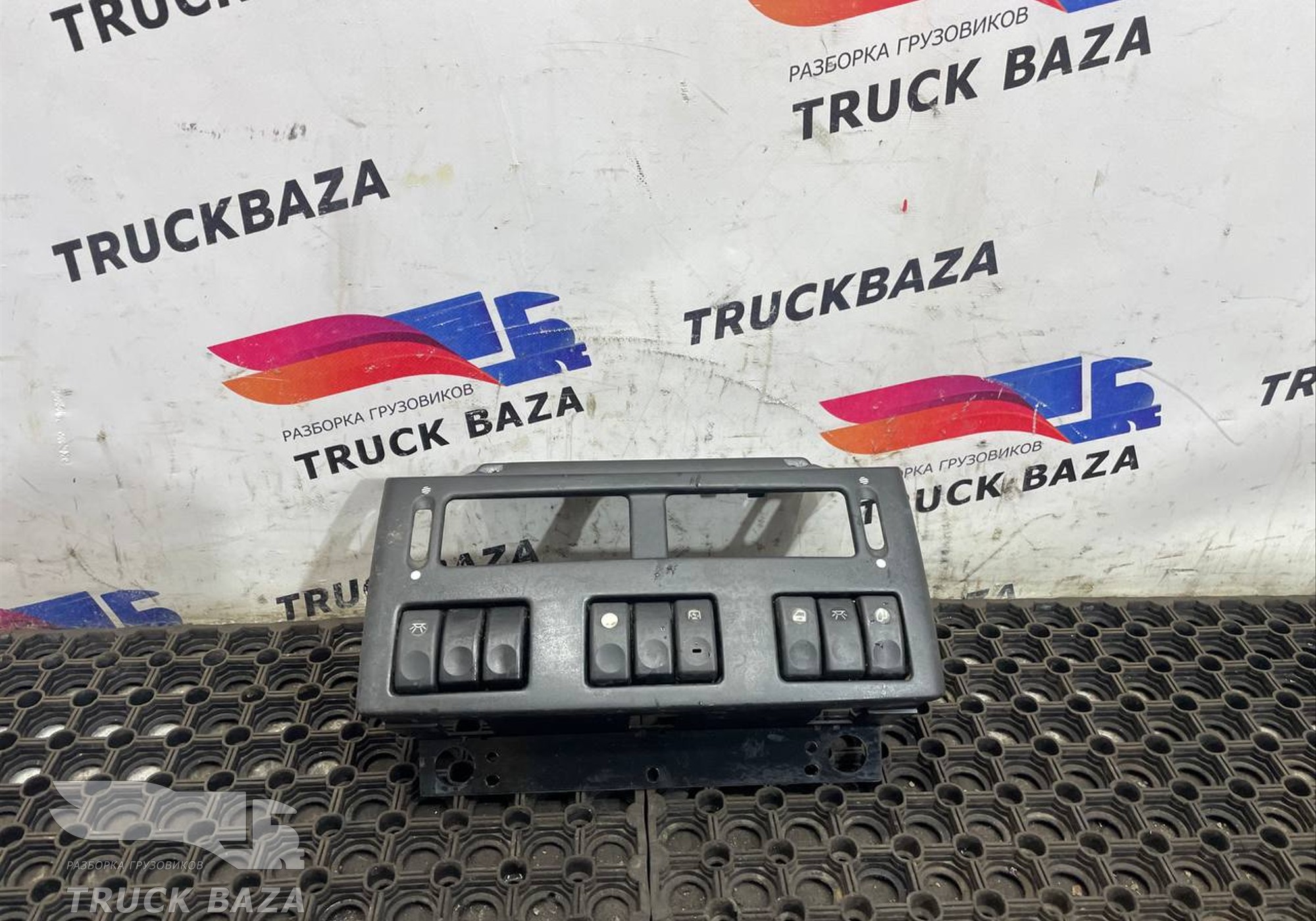 1304866 Накладка панели приборов для Daf XF105 (с 2005)