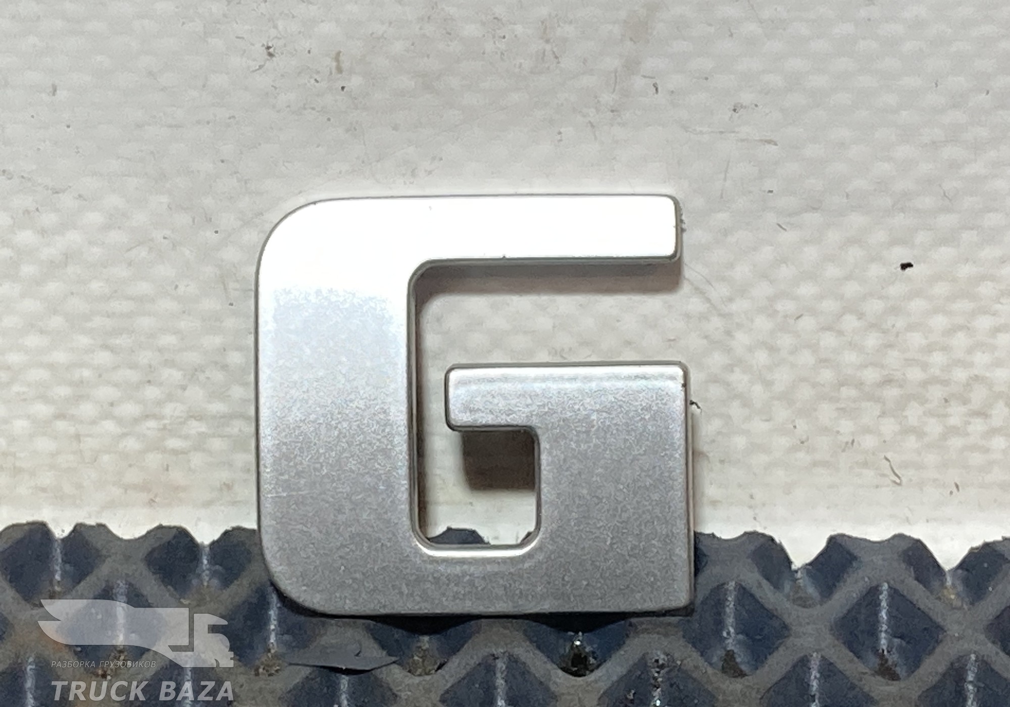 Эмблема буквы G для Man TGX II (с 2012)