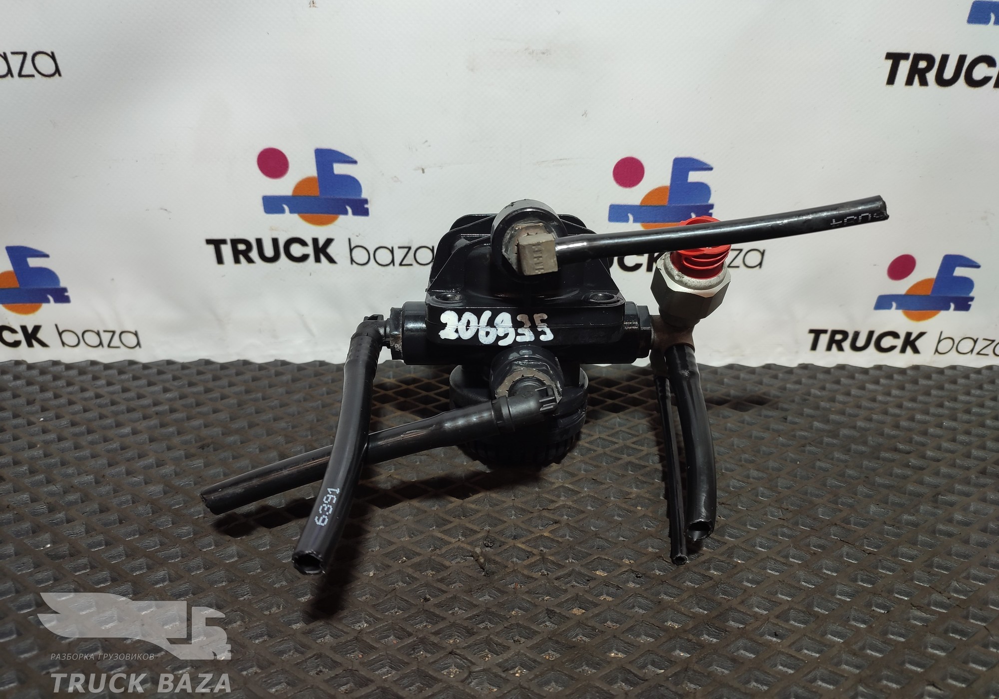 81521166075 Клапан ускорительный для Man TGL