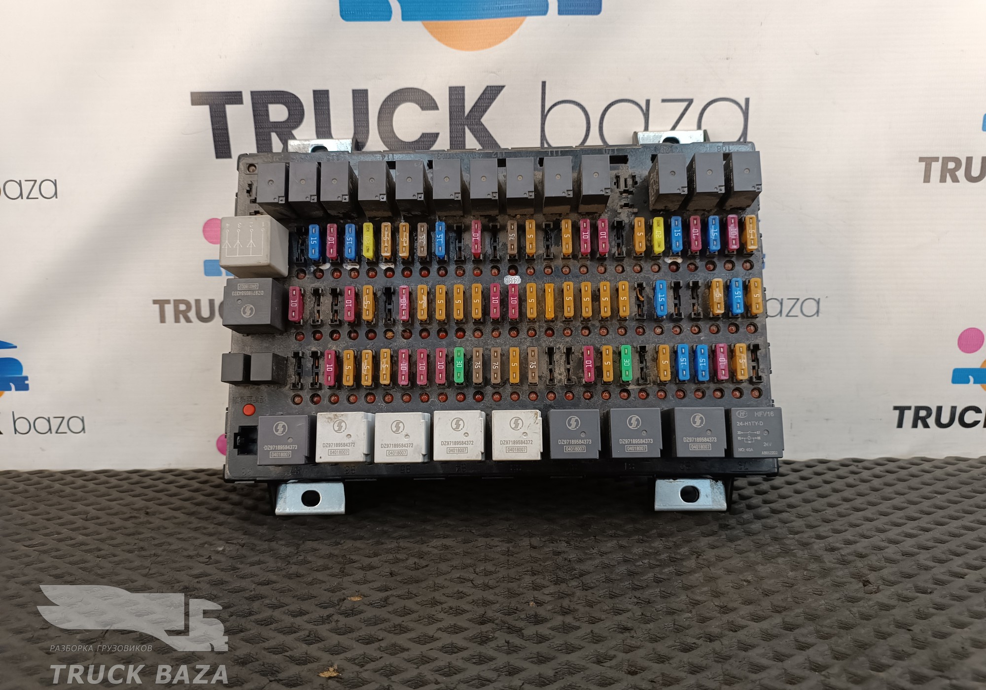 DZ97189584380 Блок предохранителей для Shacman X3000 (с 2014)