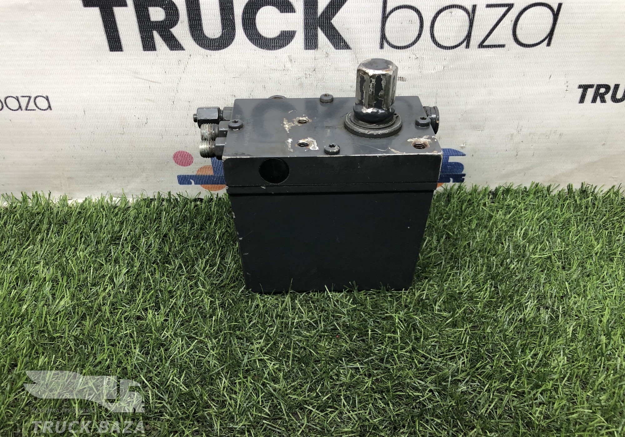 2861571 Насос подъема кабины