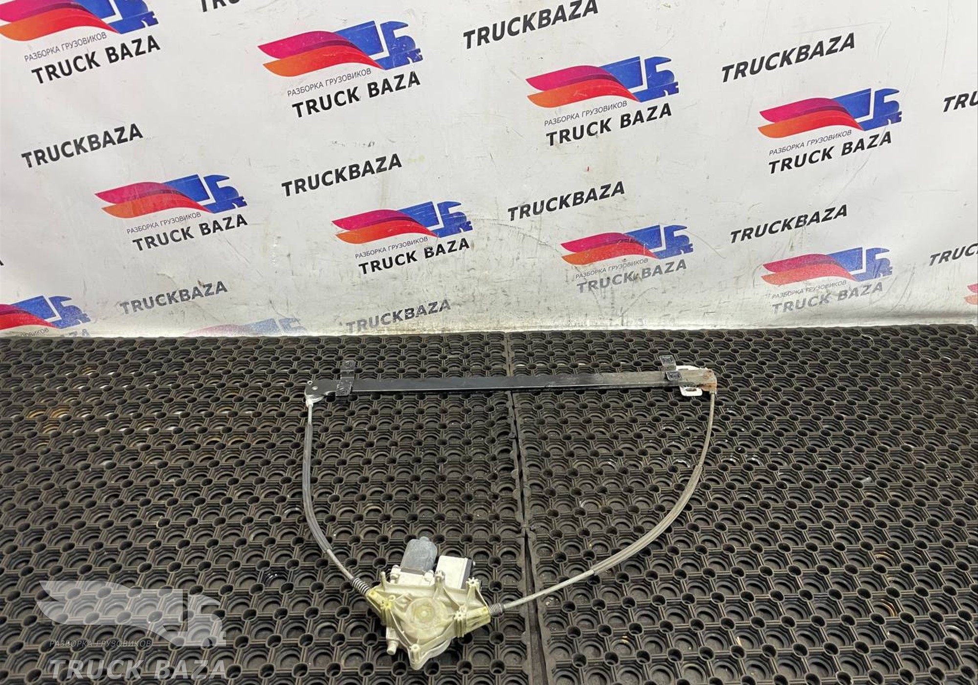 1779722 Стеклоподъемник правый для Daf XF105 (с 2005)