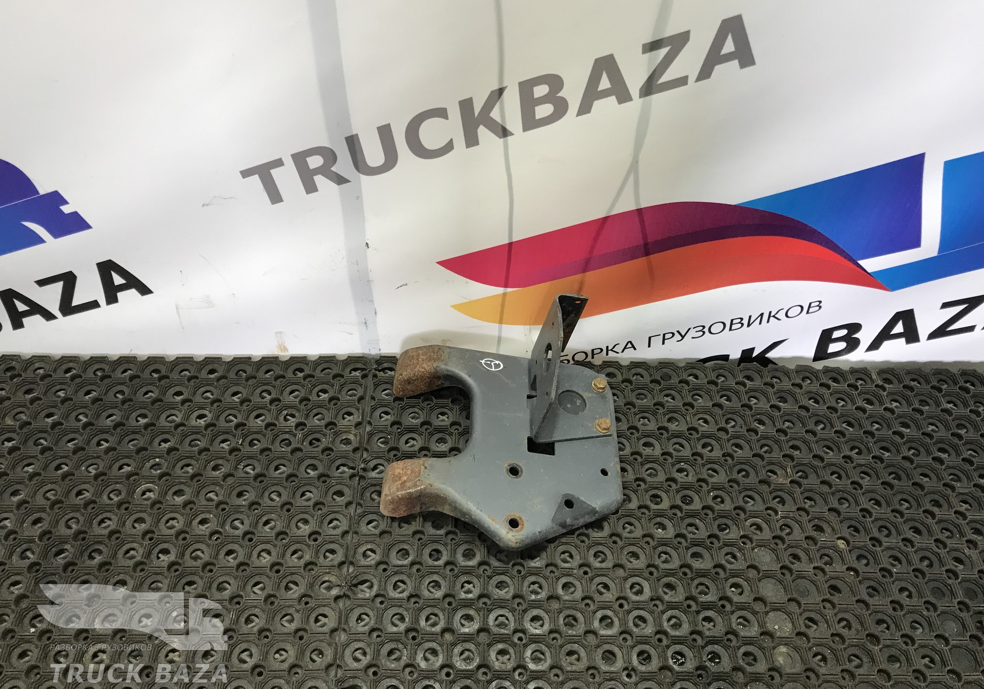 9424295468 Кронштейн осушителя для Mercedes-Benz