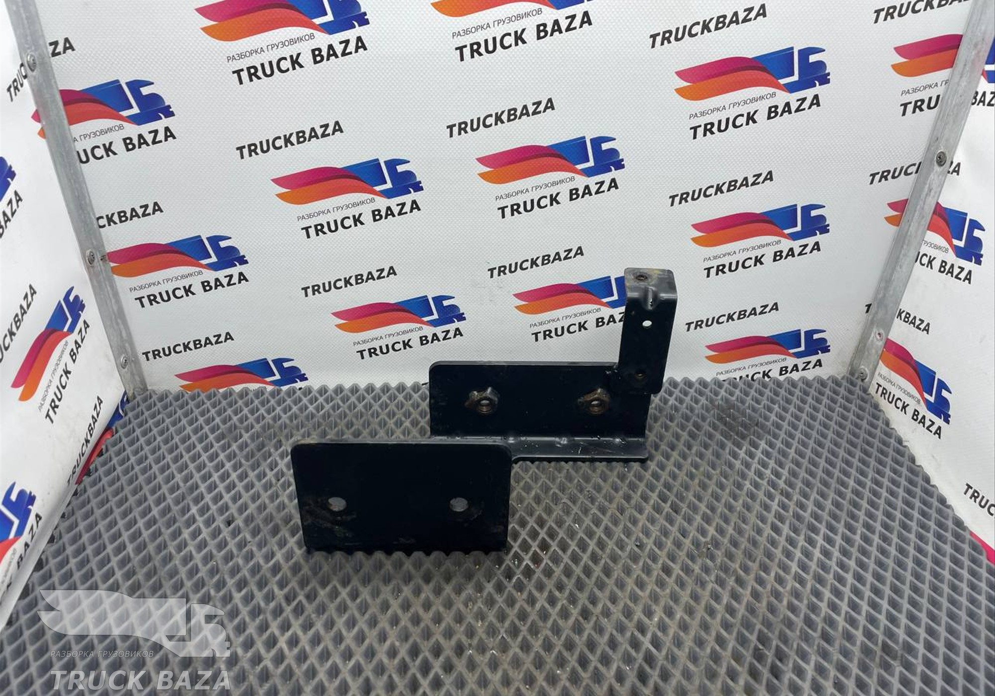 549018416323 Кронштейн крепления бампера левый для КАМАЗ 54901