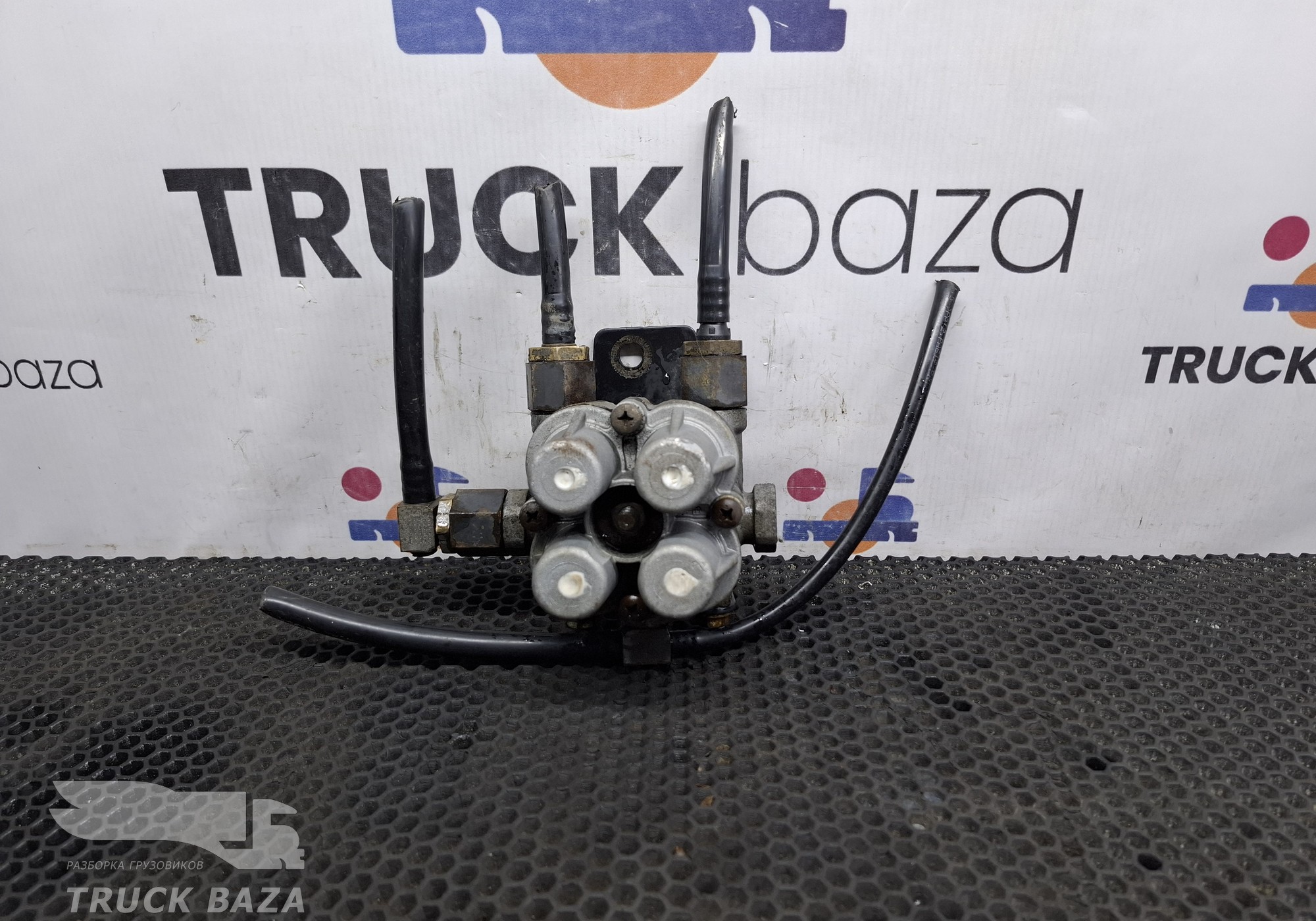81521516098 Кран защитный 4-х контурный для Volvo