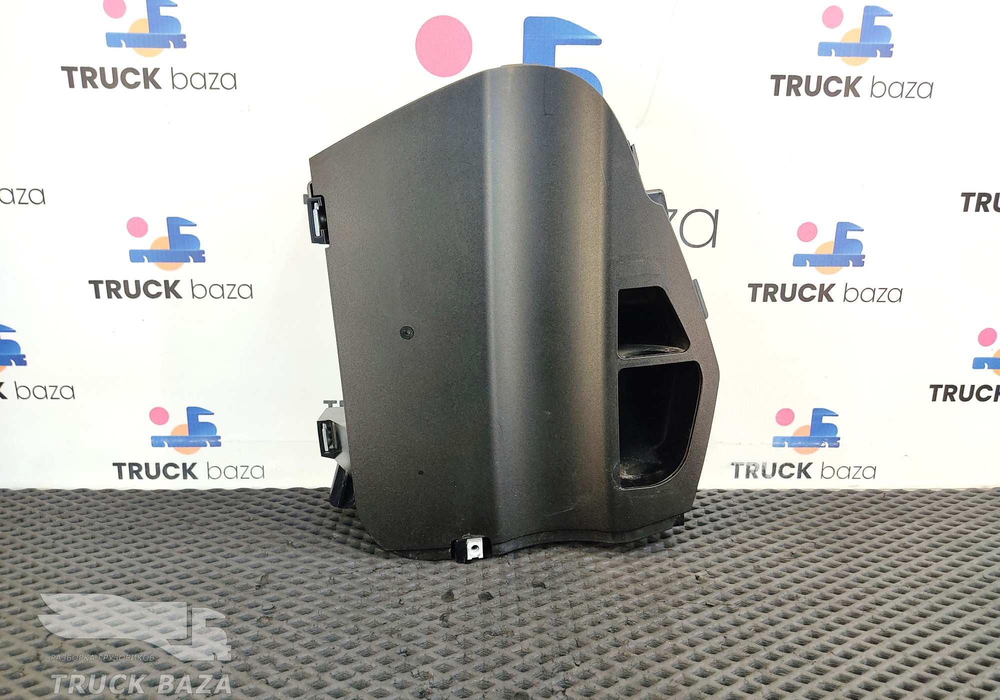 81617016352 Накладка торпедо левая для Man TGL