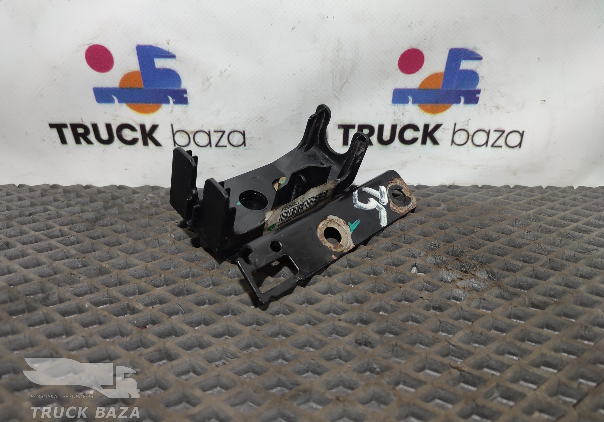 WG9925820069 Кронштейн салона для Sinotruk Sitrak C7H