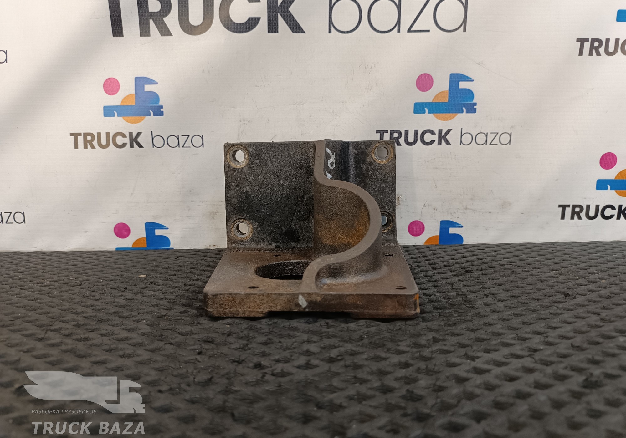 WG2229260016 Кронштейн для Sinotruk Howo HW76