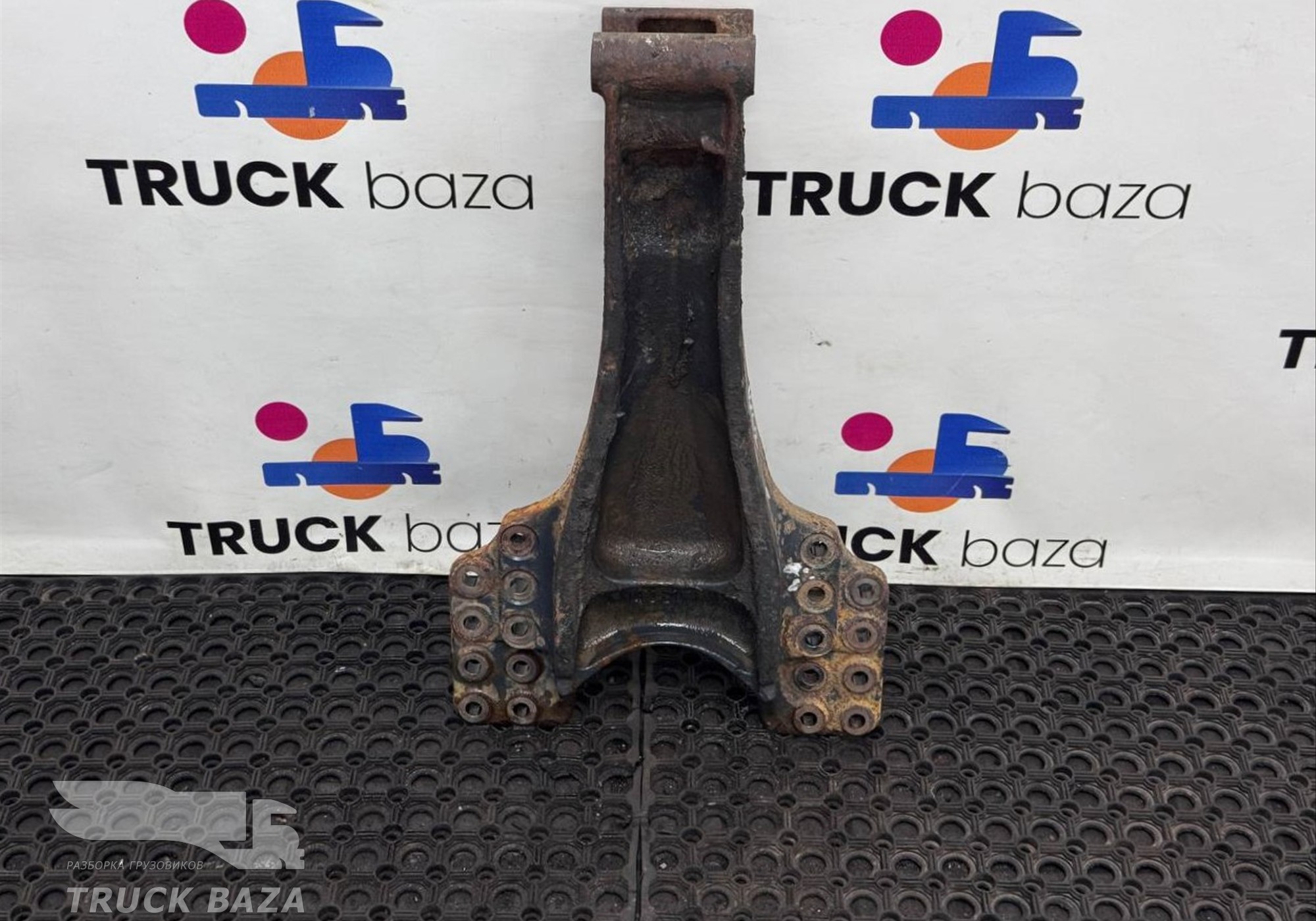 41225944 Кронштейн реактивной тяги для Iveco