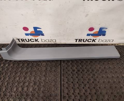 82578166 Накладка салона правая для Renault T (с 2013)