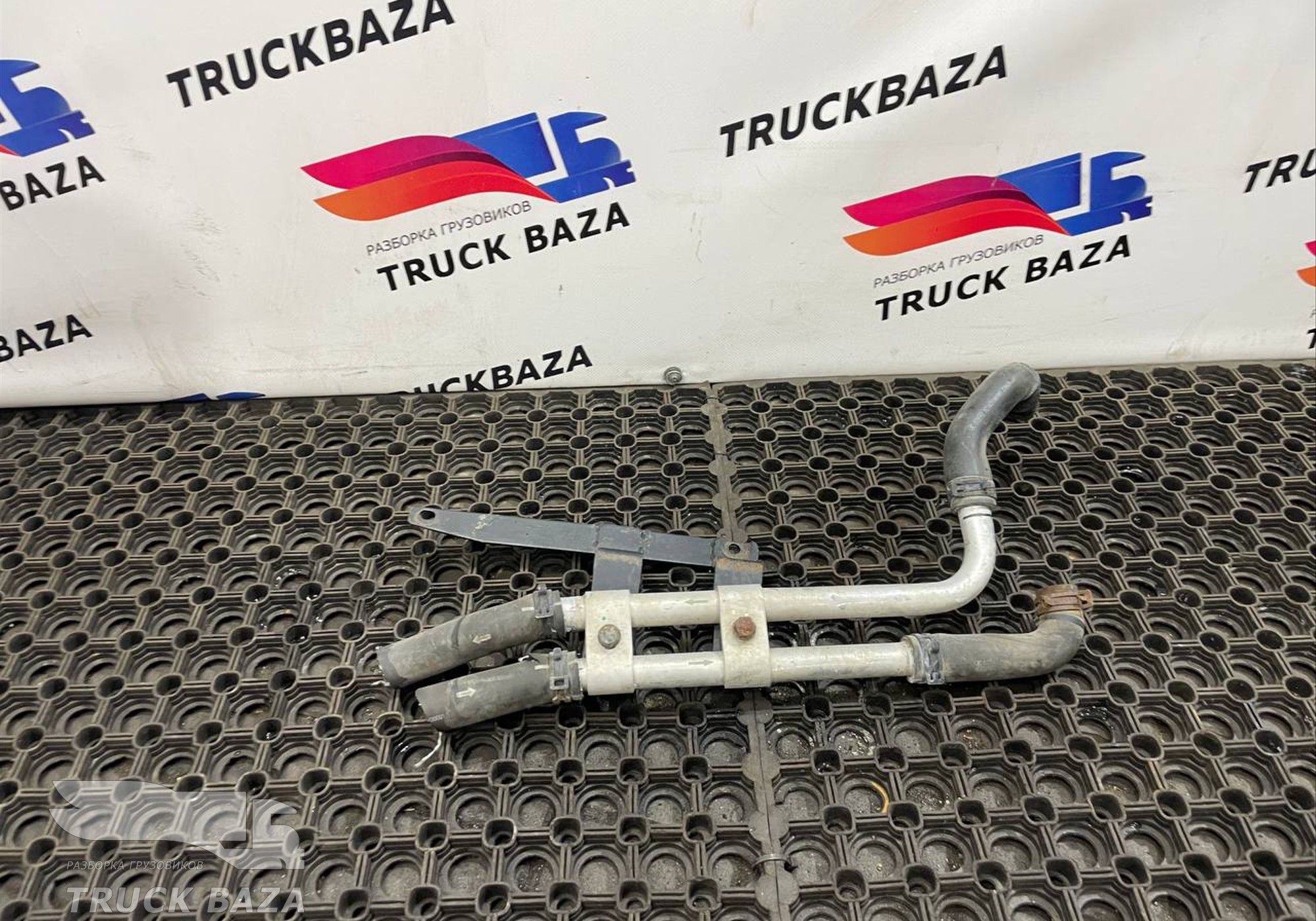 DZ14251841116 Трубка отопителя для Shacman X3000 (с 2014)