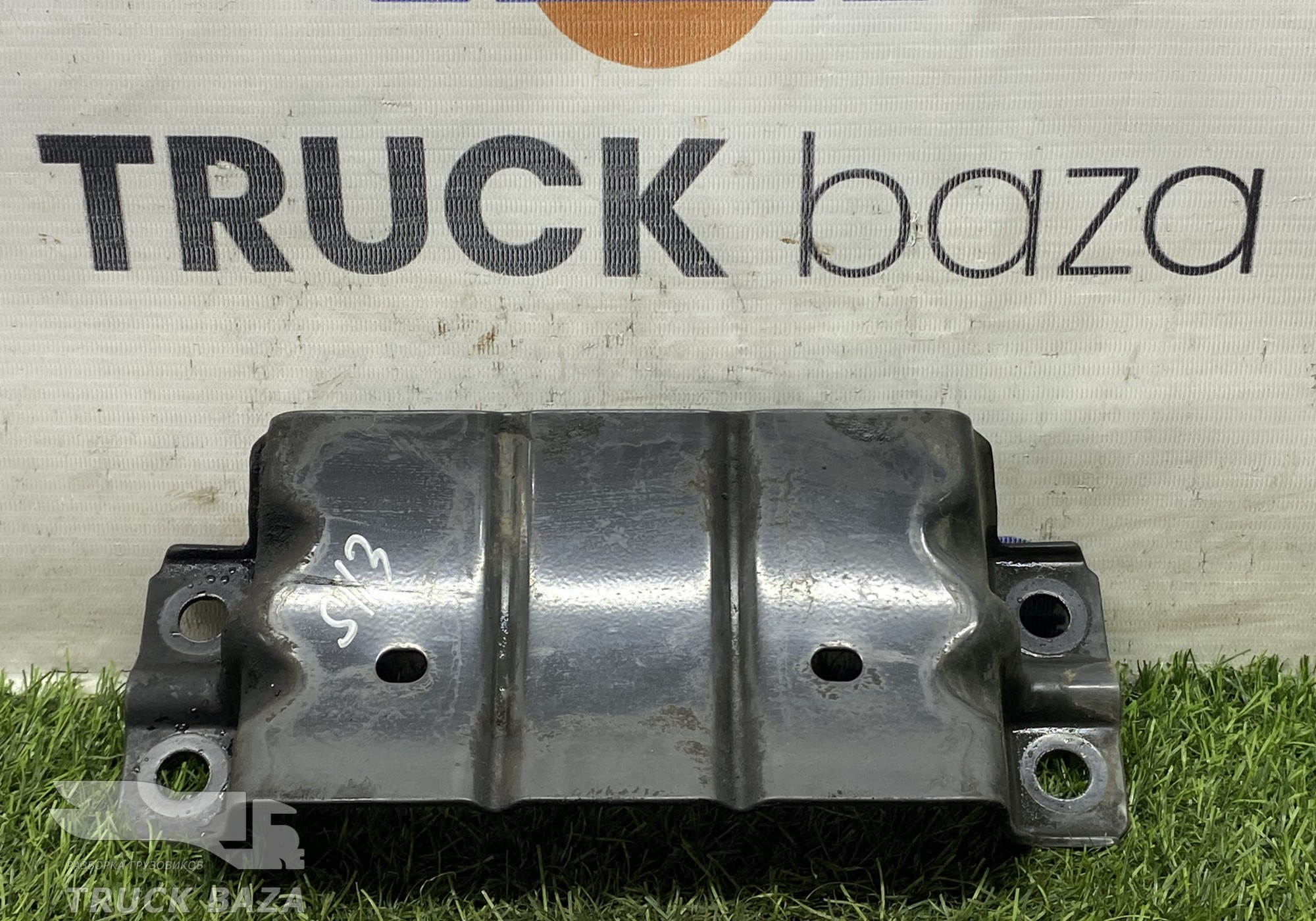 1764721 Кронштейн ресивера