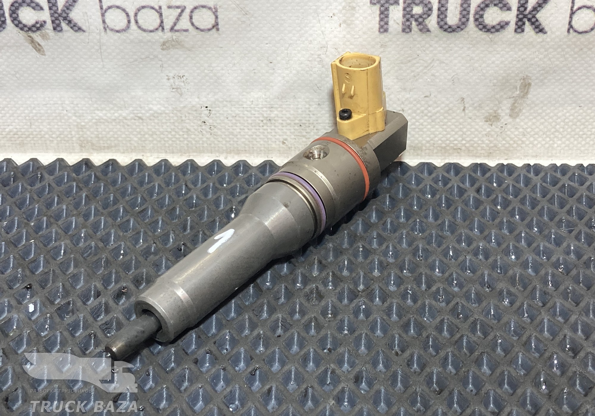 1925657 Форсунка топливная для Daf XF106 (с 2012)