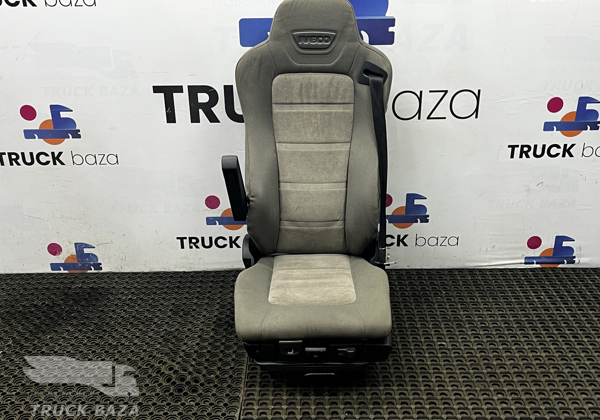 5801416515 Сиденье водительское пневматическое для Iveco Stralis II Hi-Way (с 2012)