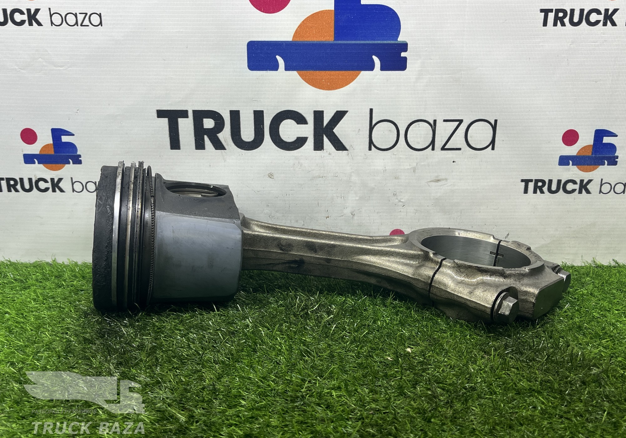 STU130135 Поршень с шатуном для Daf XF105 (с 2005)