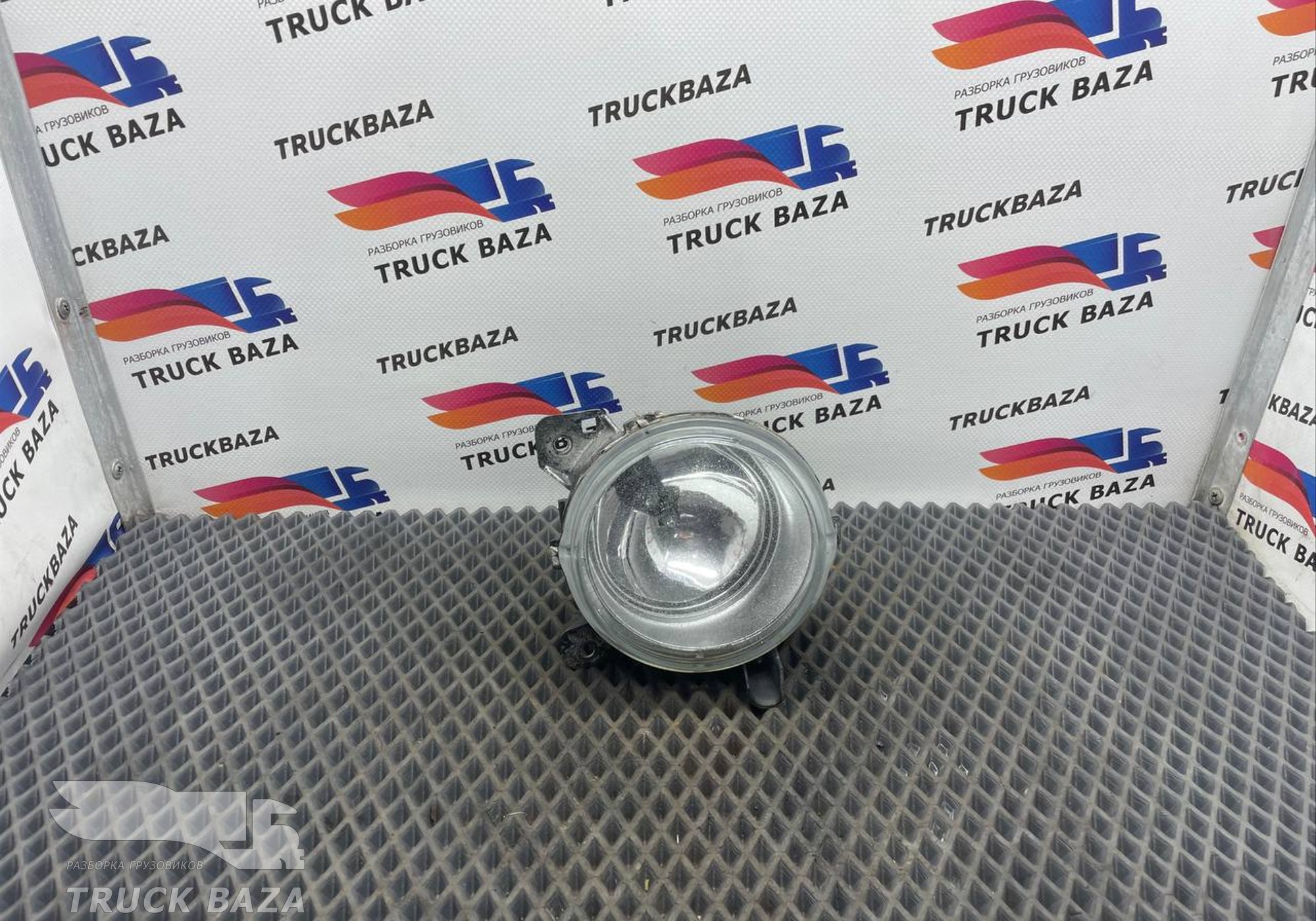 1852570 Фара противотуманная правая для Scania 5-series R (с 2004 по 2016)