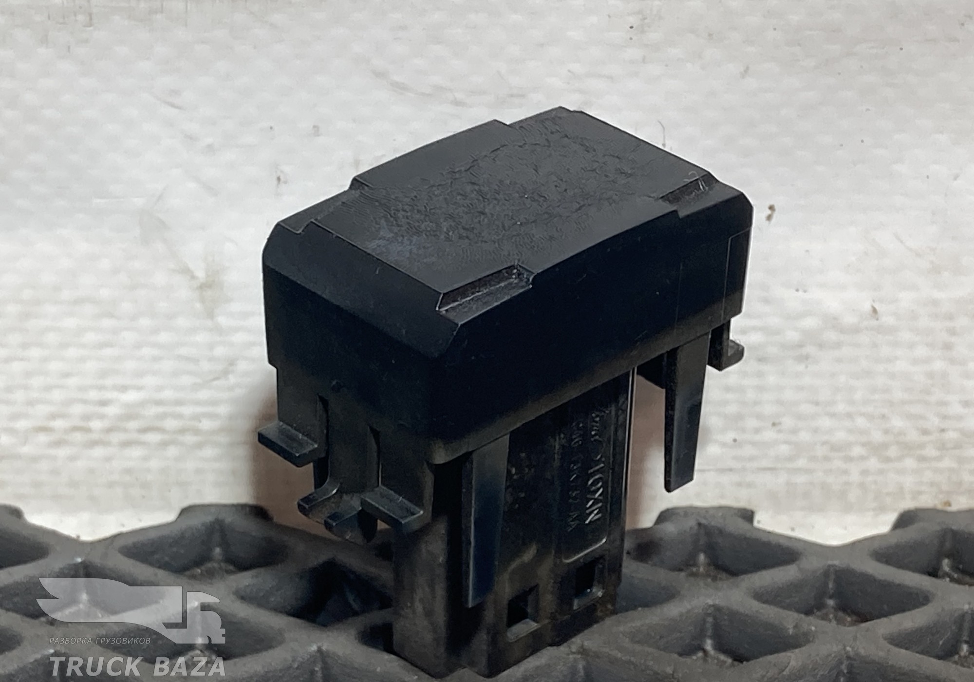JC4613K732 Заглушка кнопки для Ford F-MAX (с 2018)