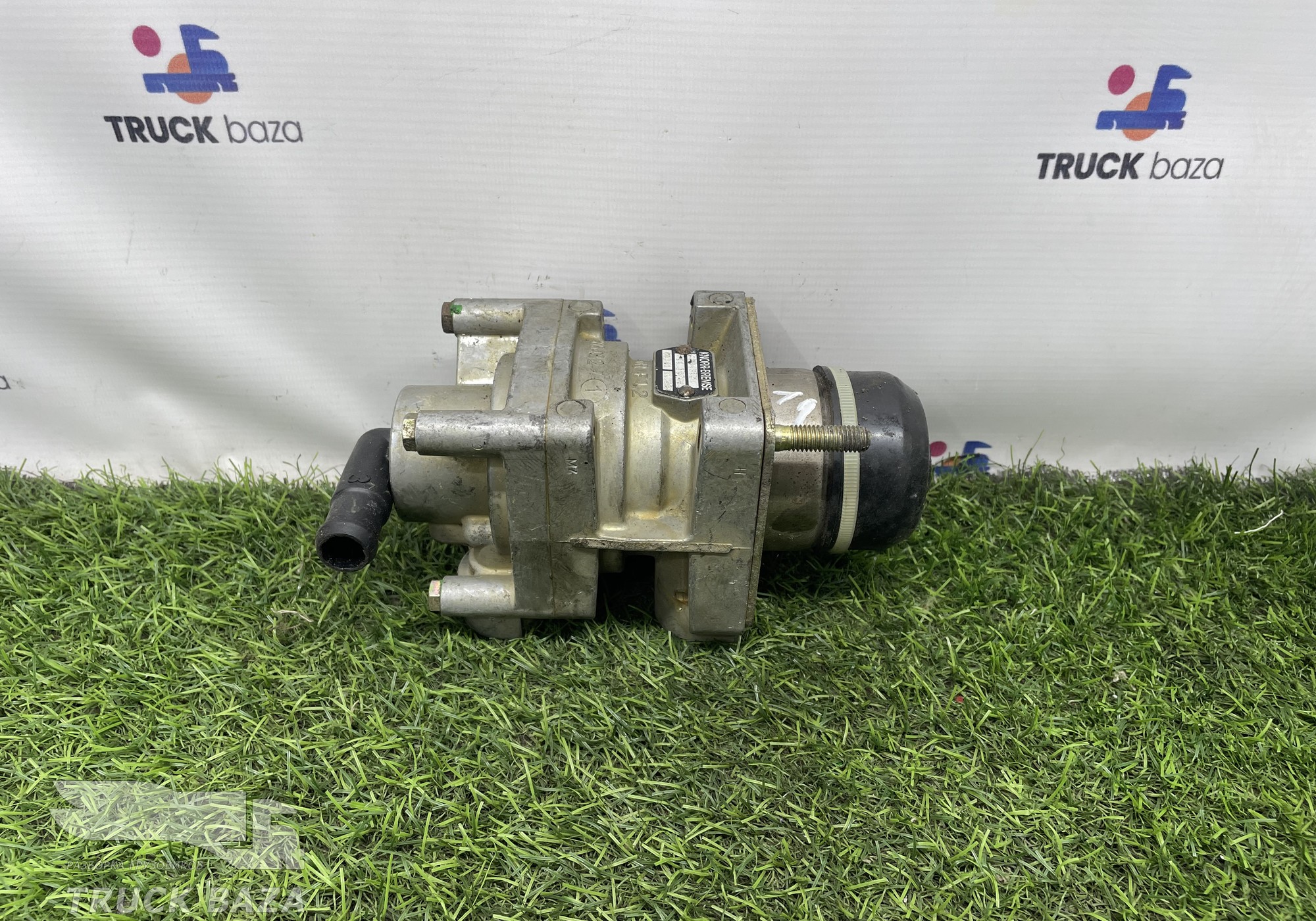 MB4812 Кран тормозной главный