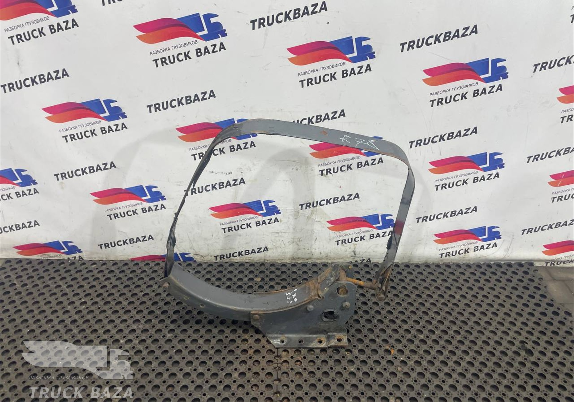 20526789 Кронштейн топливного бака