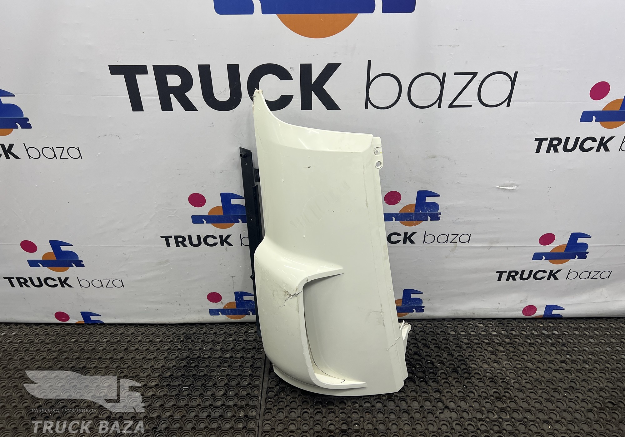 1835762 Угол кабины правый для Daf XF106 (с 2012)