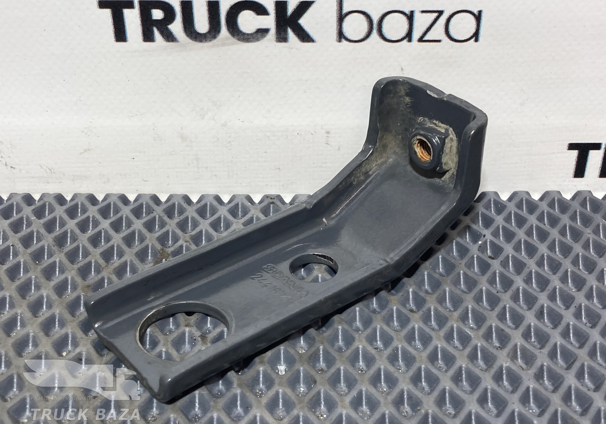 2441674 Кронштейн АКБ для Scania 6-series R (с 2016)