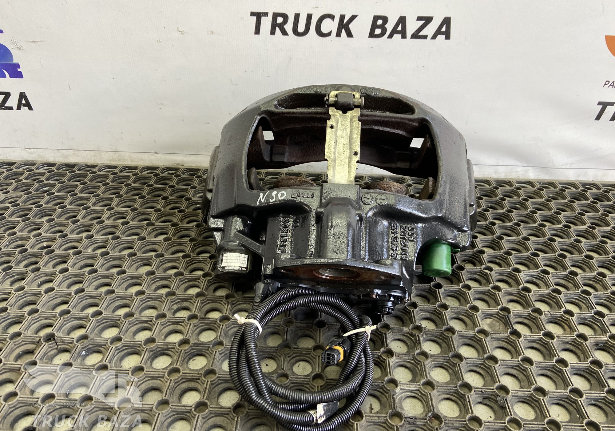 81508046649 Суппорт левый для Man TGX