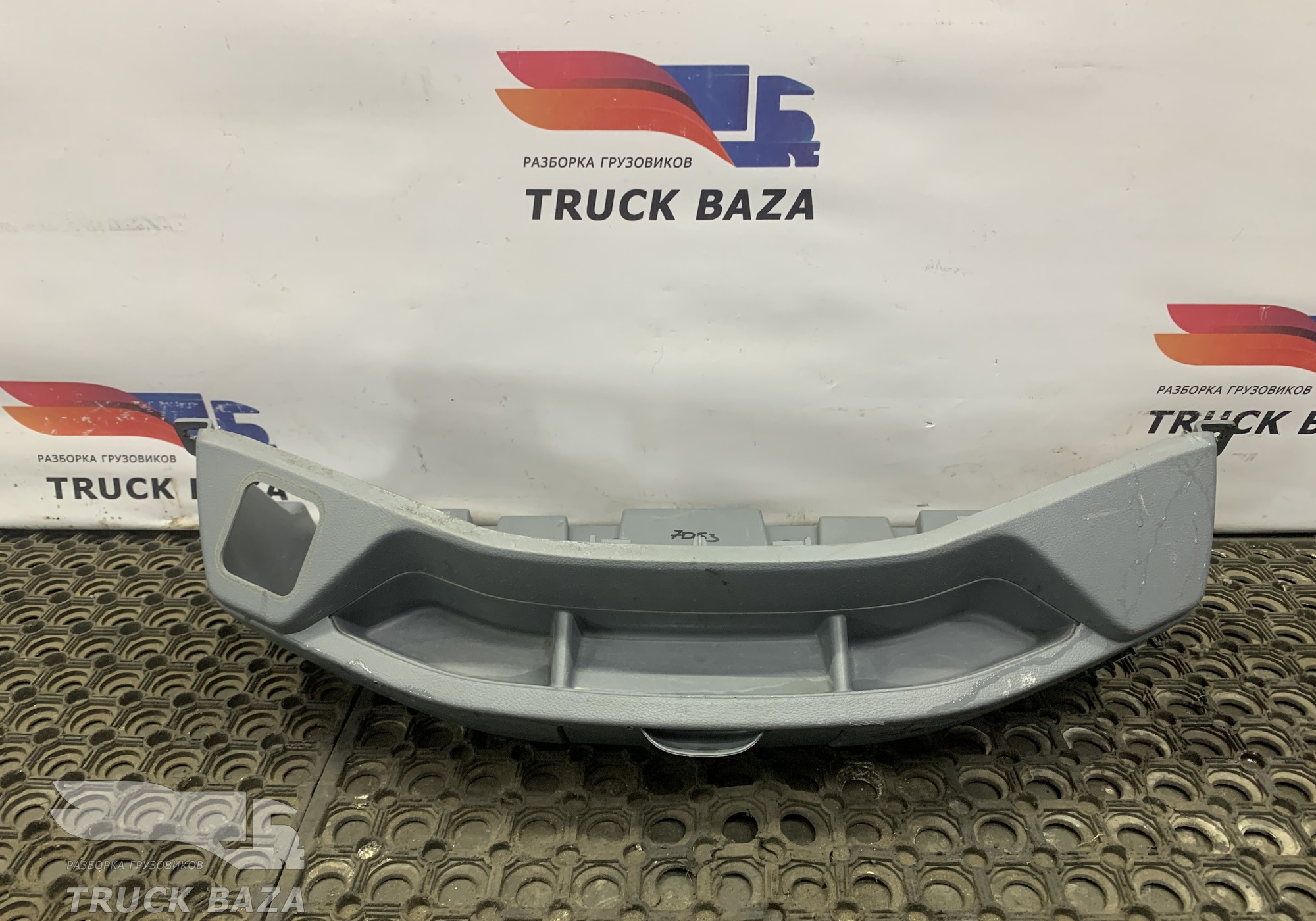 A9406800680 Накладка на торпедо средняя часть