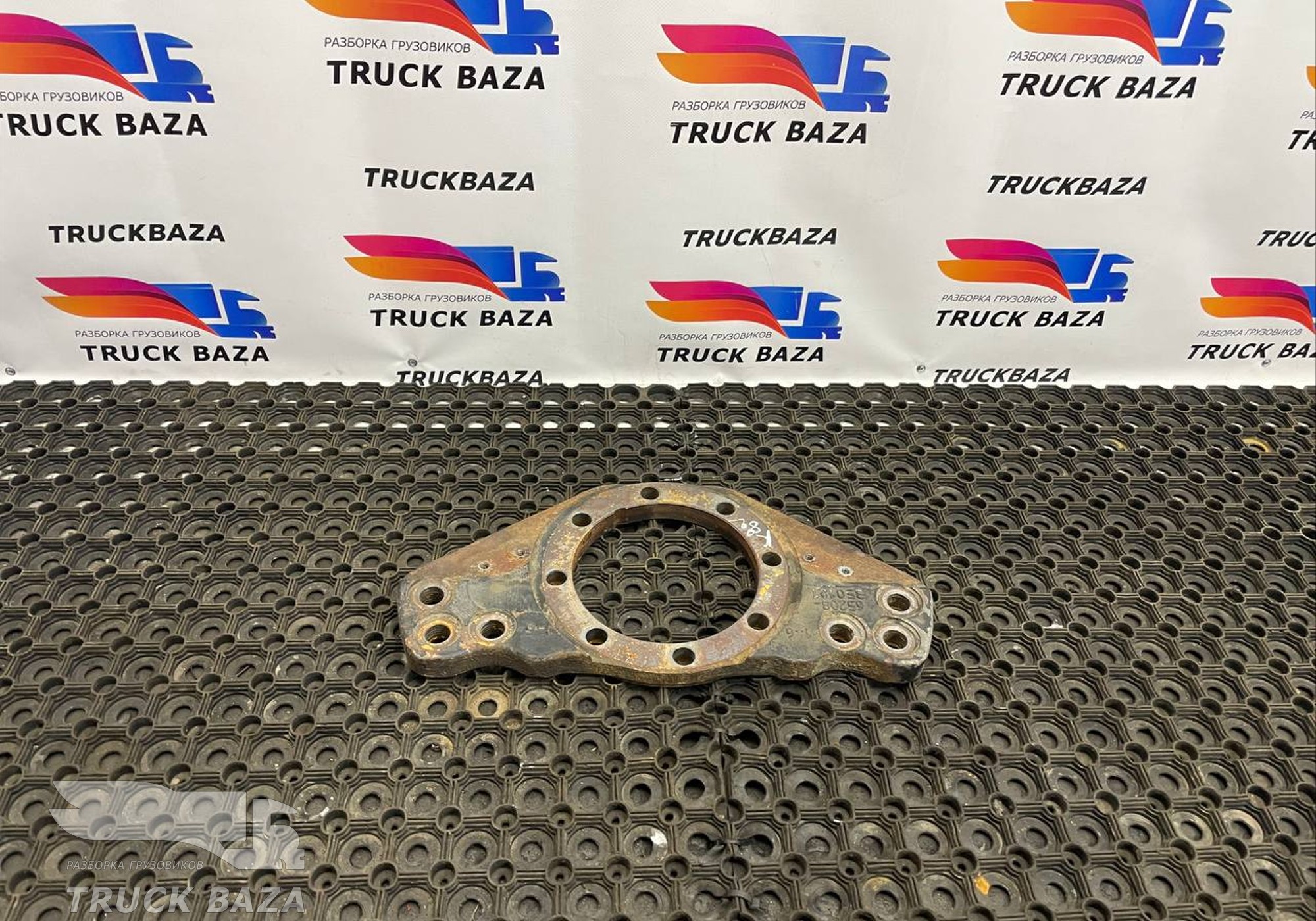 65208350101 Кронштейн крепления суппорта для КАМАЗ 54901