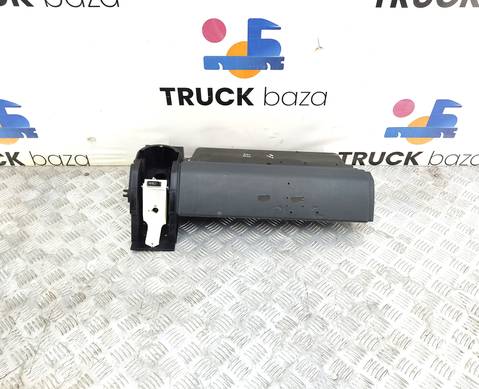 81639030317 Крышка вещевого ящика для Man