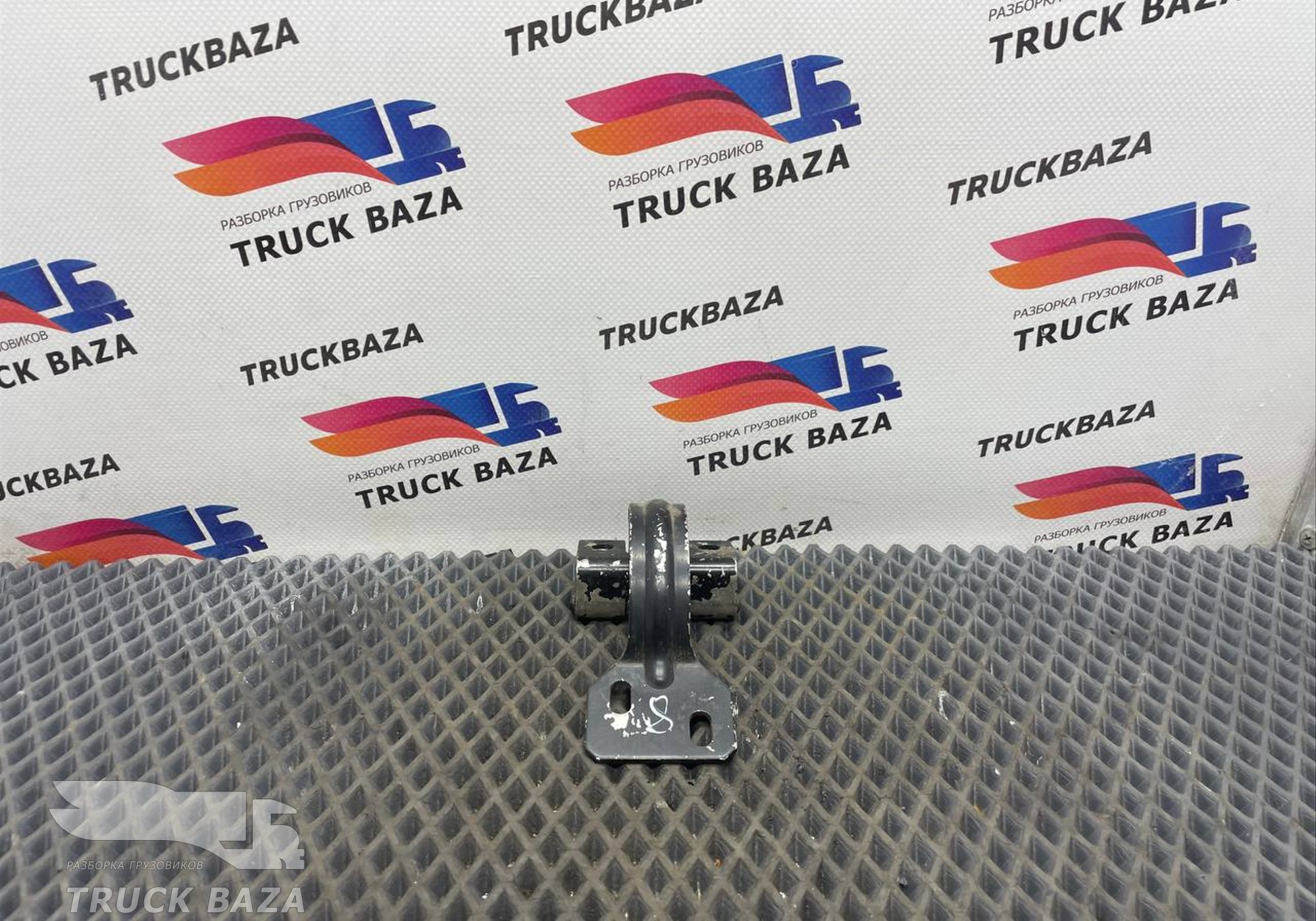 81972010332 Петля крышки инструментального ящика для Man TGX II (с 2012)